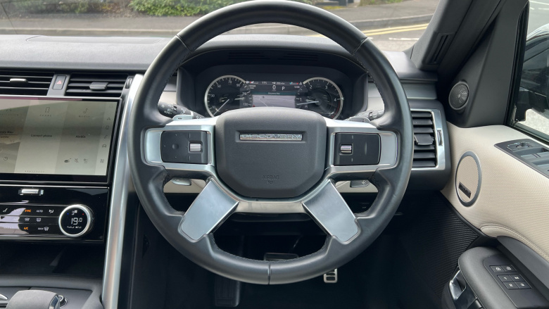 Land Rover Discovery 3.0 D300 R-Dynamic SE 5dr Auto Diesel Station Wagon